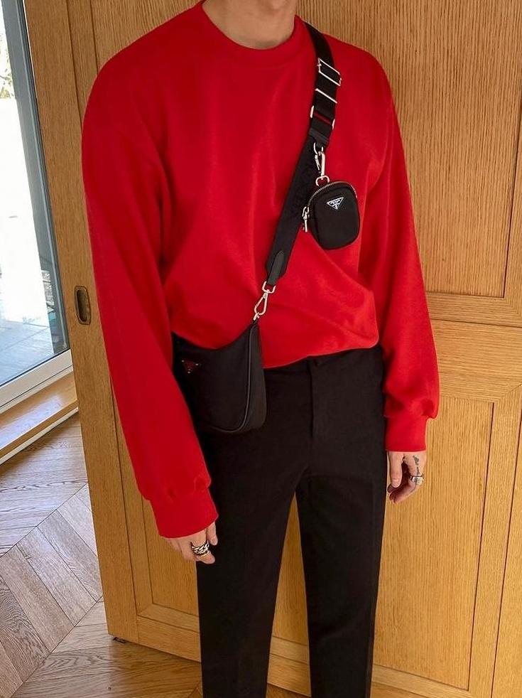 Premium Crewneck Black Sweatshirt