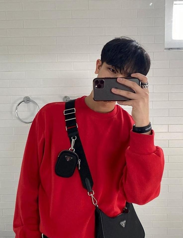 Premium Crewneck Black Sweatshirt