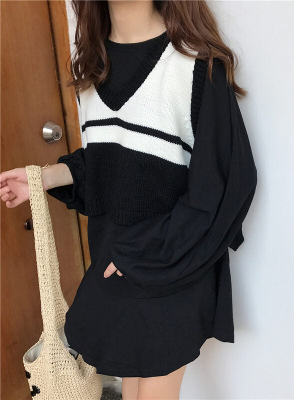 Black And White Sleeveless Knit Vest