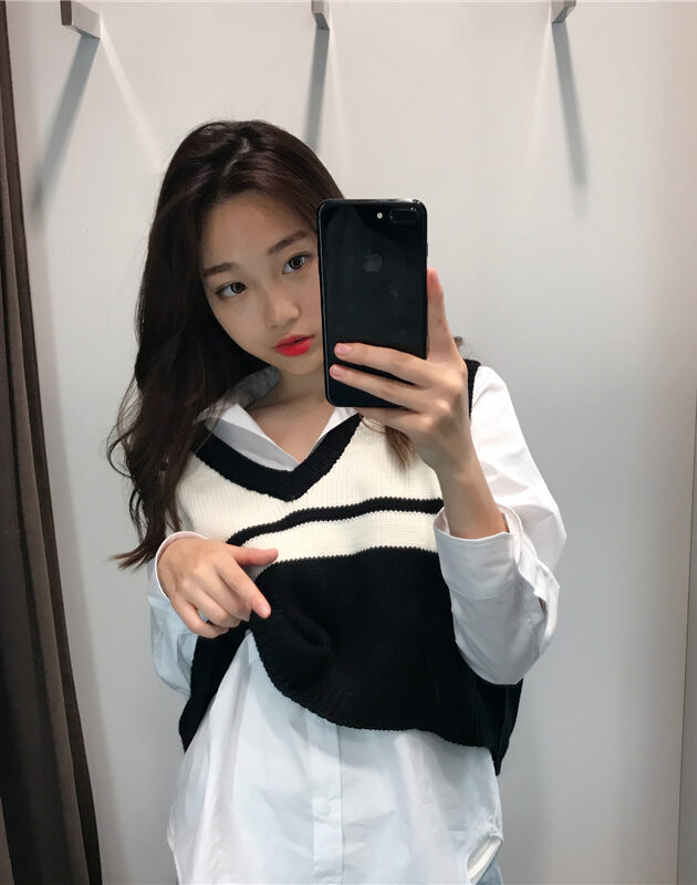Black And White Sleeveless Knit Vest