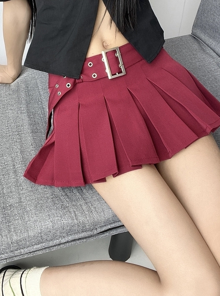 Red Buckle Belt Pleated Mini Skirt