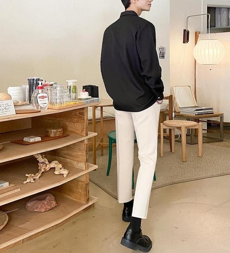 Relaxed Black Wideleg Trousers