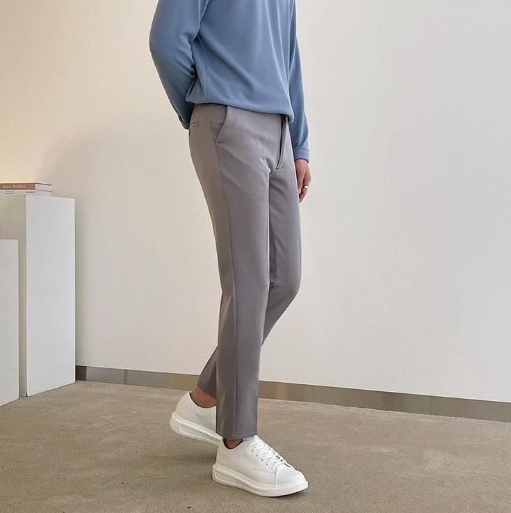 Relaxed Black Wideleg Trousers