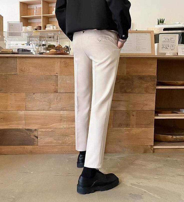 Relaxed Black Wideleg Trousers