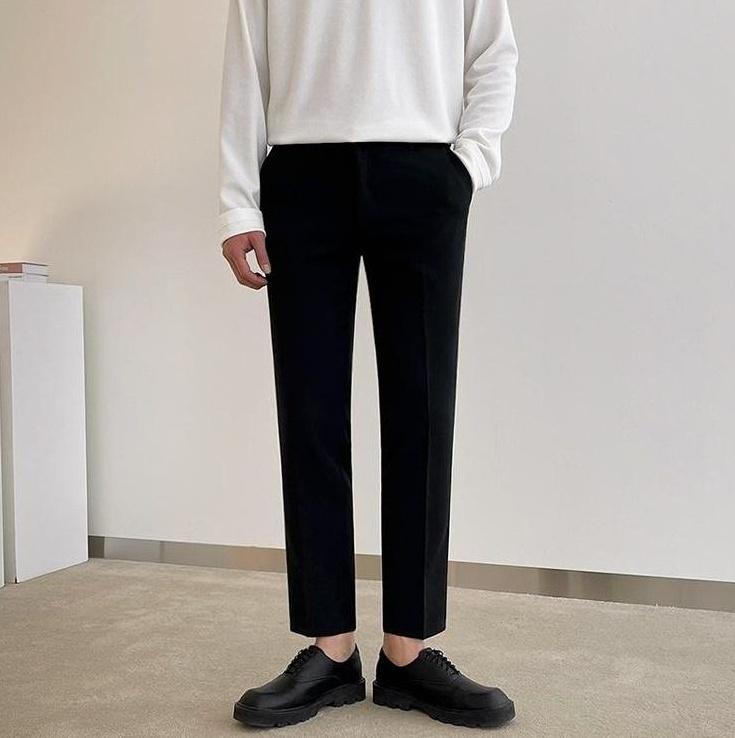 Relaxed Black Wideleg Trousers