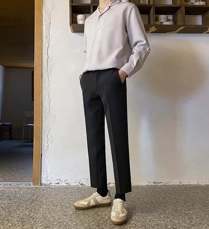Relaxed Black Wideleg Trousers