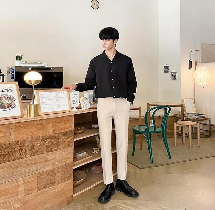 Relaxed Black Wideleg Trousers
