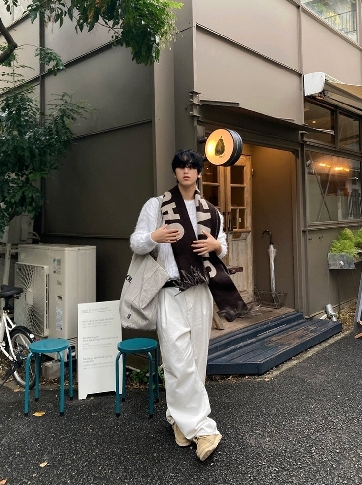 Relaxed Cable Knit Pullover Sweater