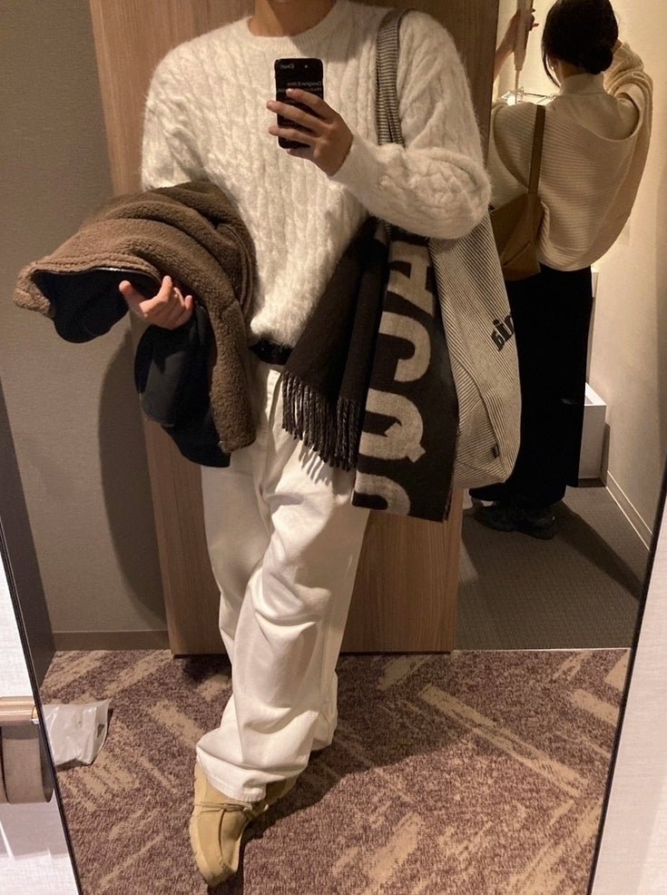 Relaxed Cable Knit Pullover Sweater