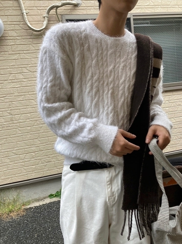 Relaxed Cable Knit Pullover Sweater