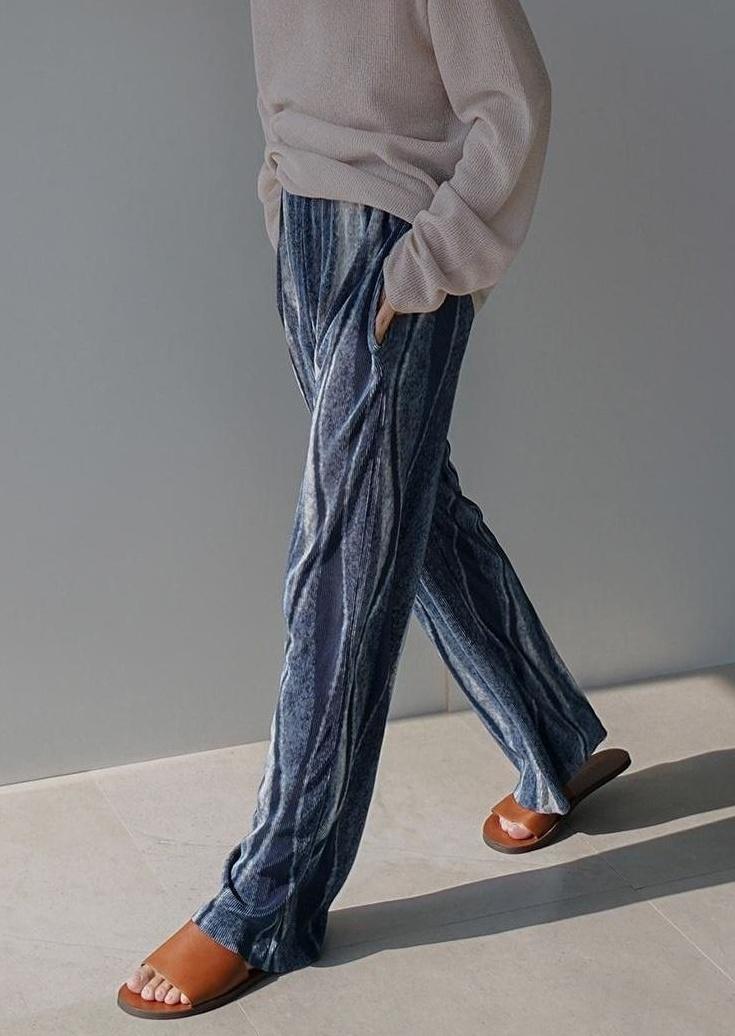 Relaxed Chic Pleated Wideleg Trousers
