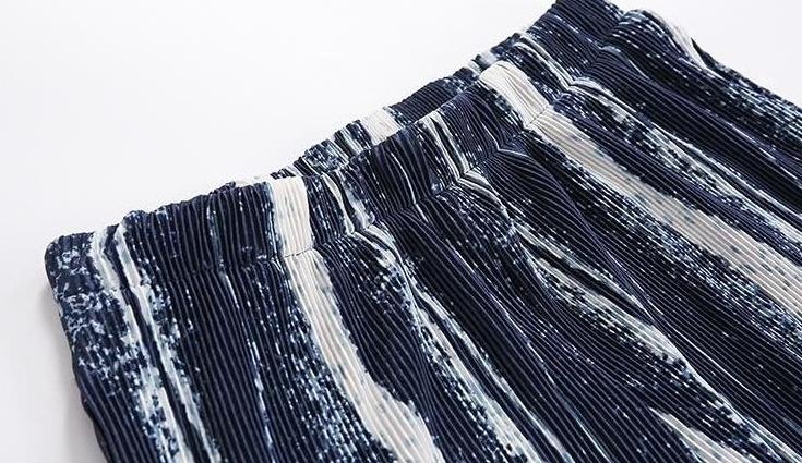 Relaxed Chic Pleated Wideleg Trousers