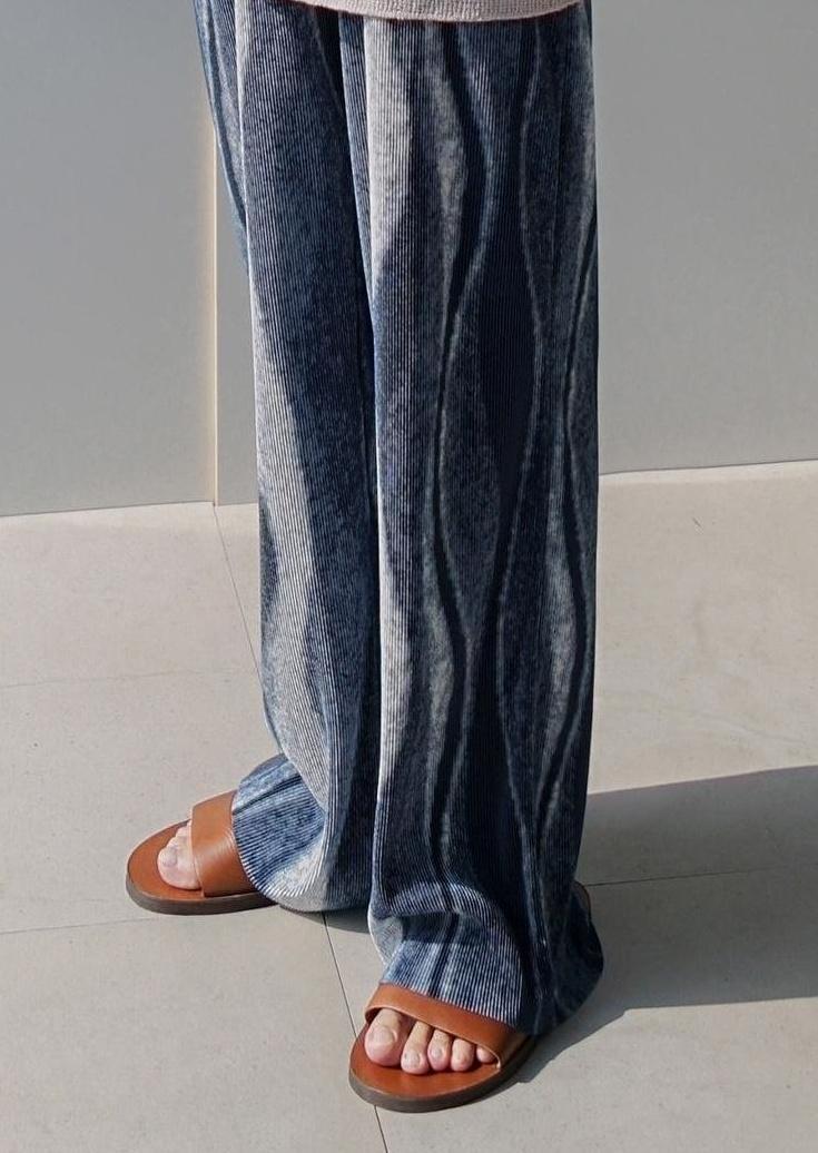 Relaxed Chic Pleated Wideleg Trousers
