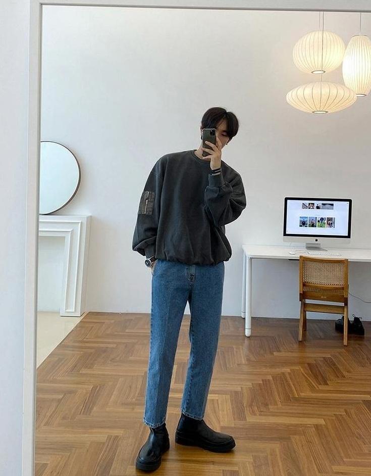 Relaxed Fit Casual Jeans