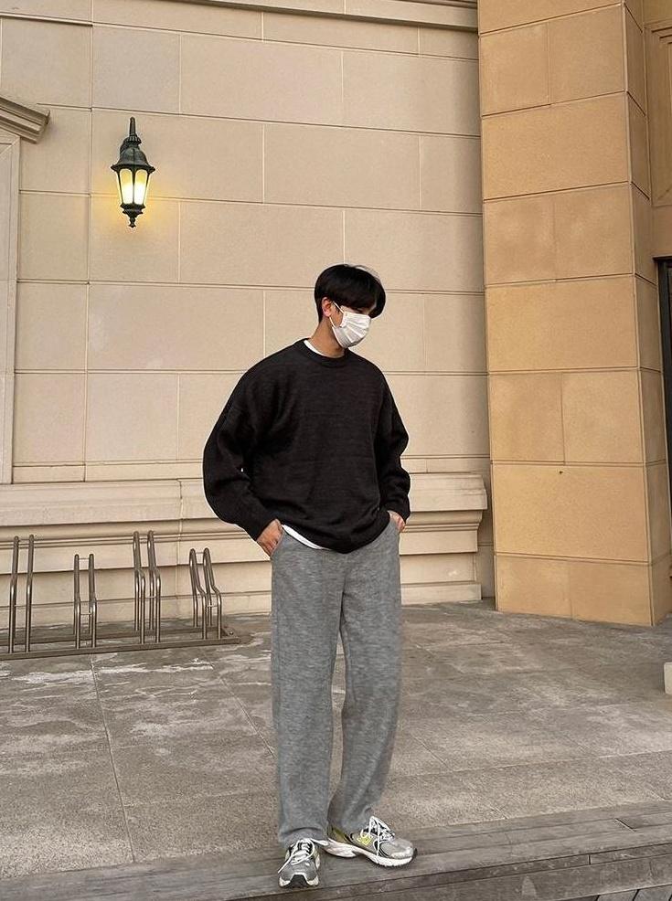 Relaxed Fit Knit Pullover Sweater