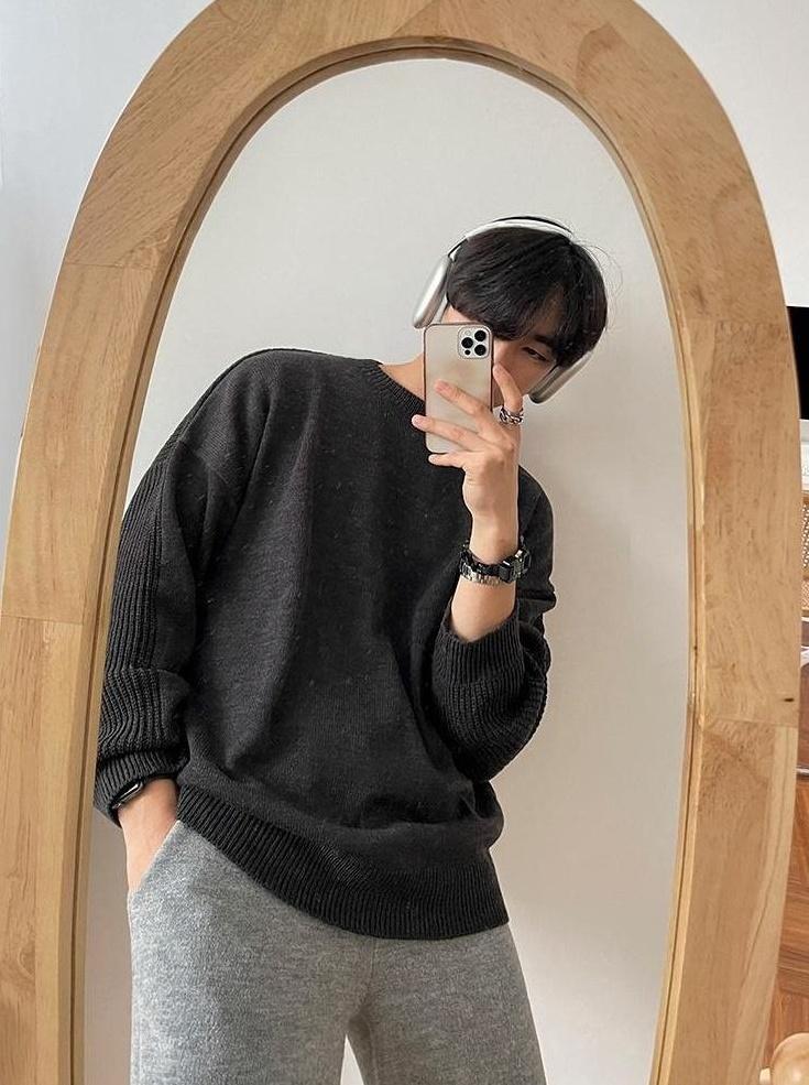 Relaxed Fit Knit Pullover Sweater