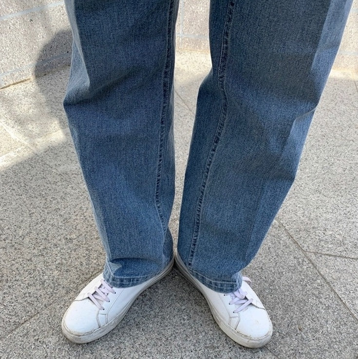 Relaxed Straight Black Vintage Jeans