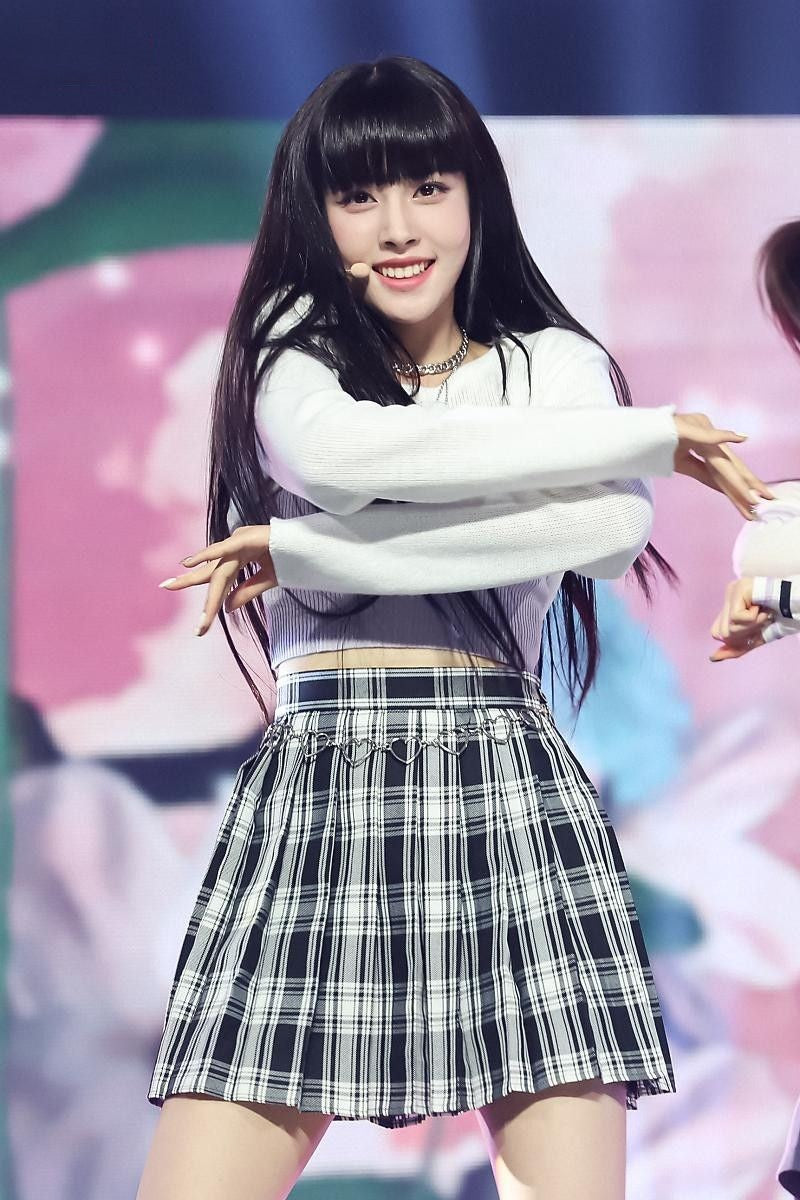 Black and White Pleated Plaid Skirt