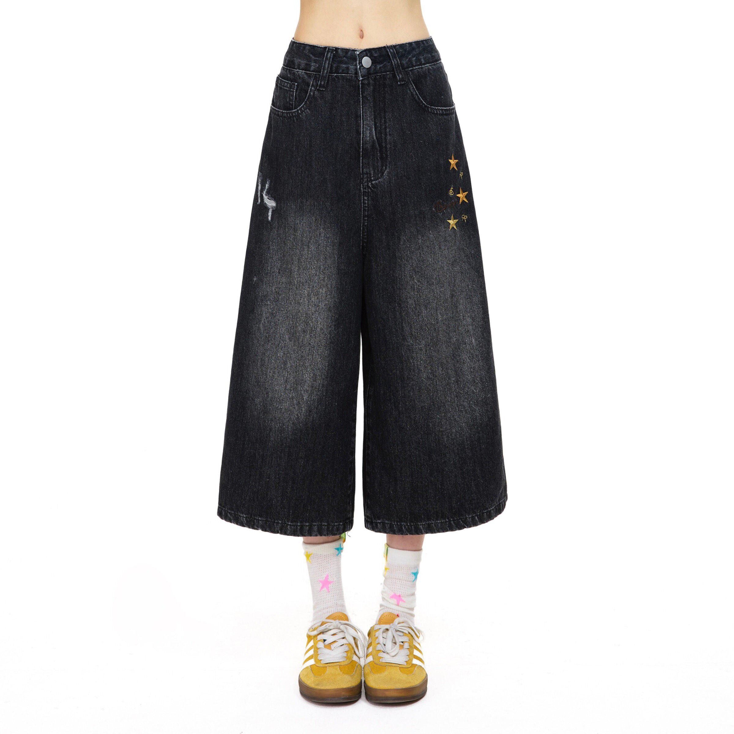 Star Patch Cropped Denim Pants