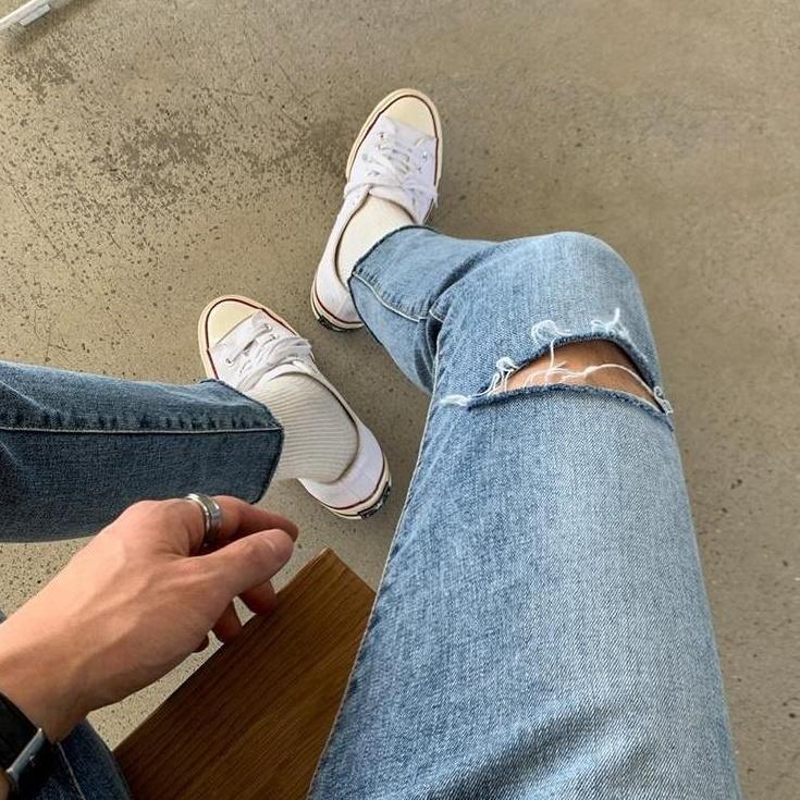 Stylish Distressed Straight Fit Jeans