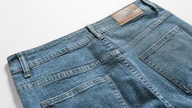 Stylish Distressed Straight Fit Jeans
