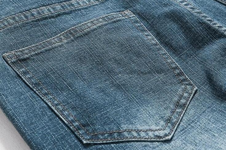 Stylish Distressed Straight Fit Jeans