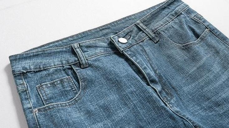 Stylish Distressed Straight Fit Jeans