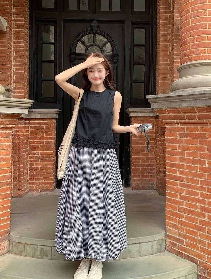 Stylish Plaid Sleeveless Top And Skirt Set