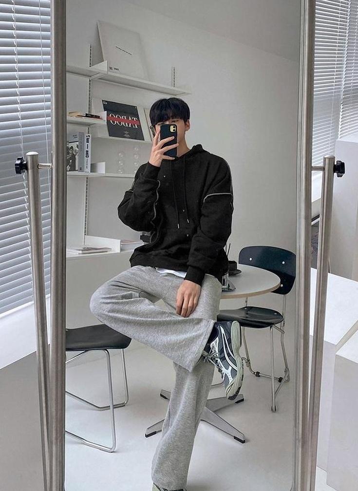 Stylish Relaxedfit Grey Trousers