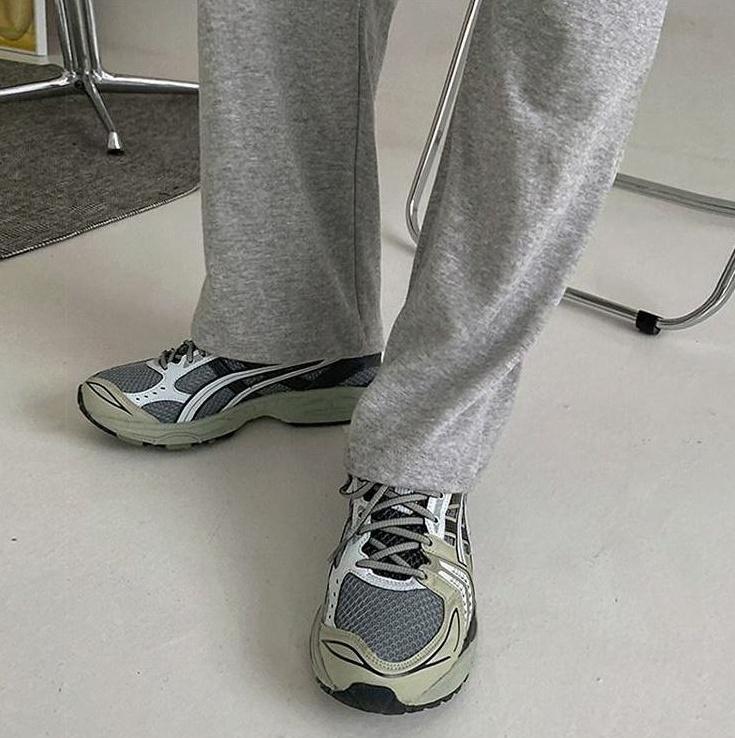 Stylish Relaxedfit Grey Trousers