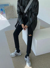 Trendy Black Kneeripped Slim Jeans