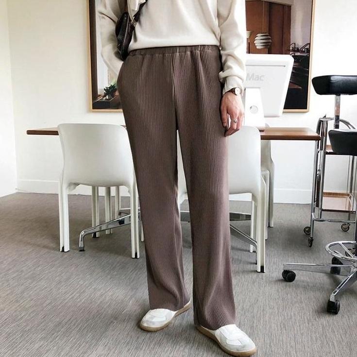 Trendy Relaxed Fit Pleated Trousers