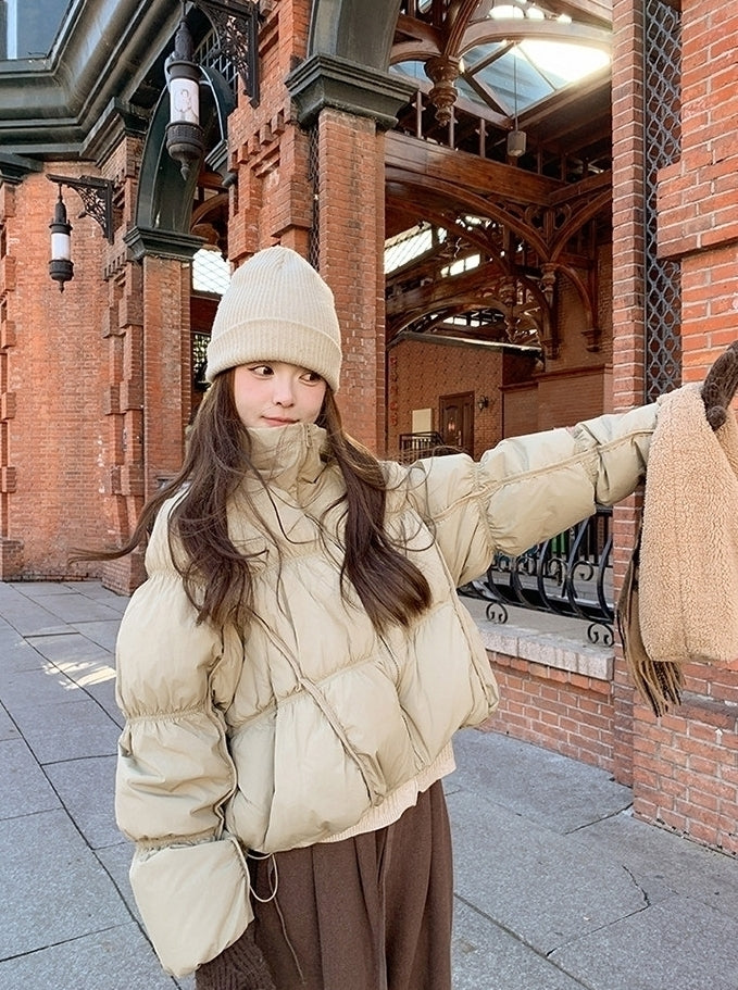 Trendy Short Puffer Jacket With Stylish Sleeves