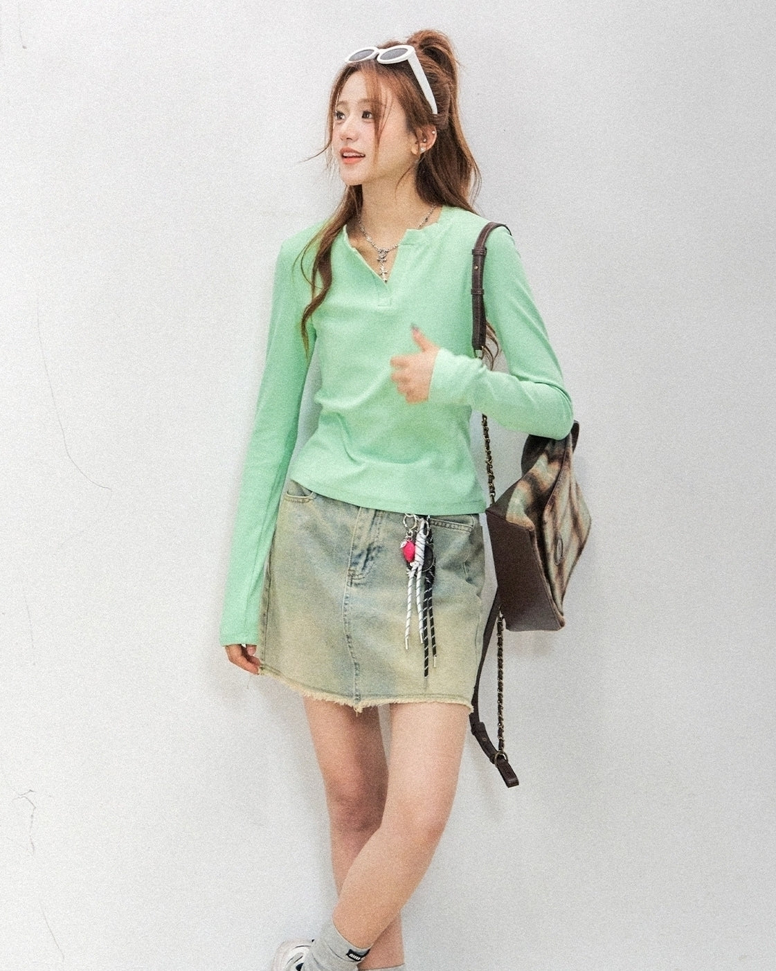 V Neck Slim Fit Long Sleeve Crop Top