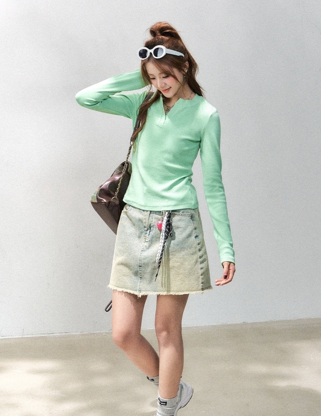 V Neck Slim Fit Long Sleeve Crop Top