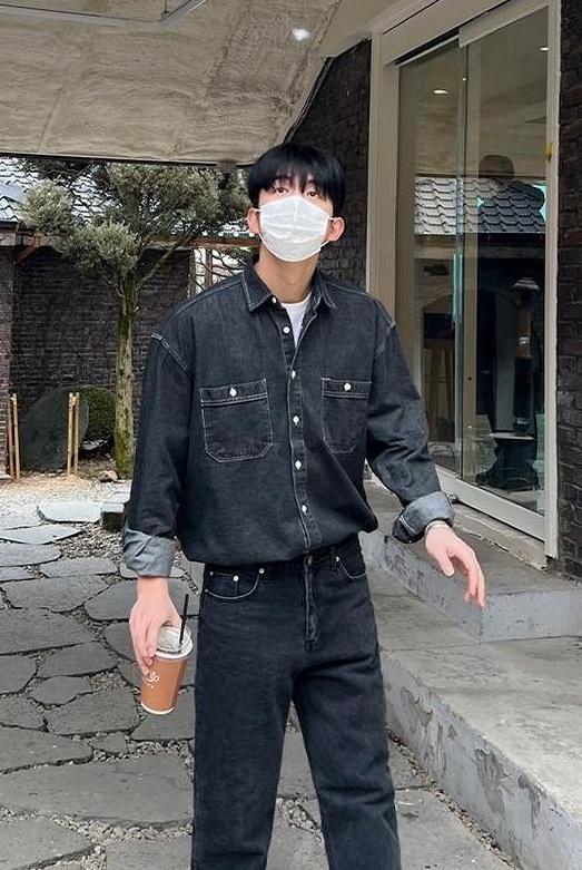 Vintage Denim Jacket With Long Sleeves