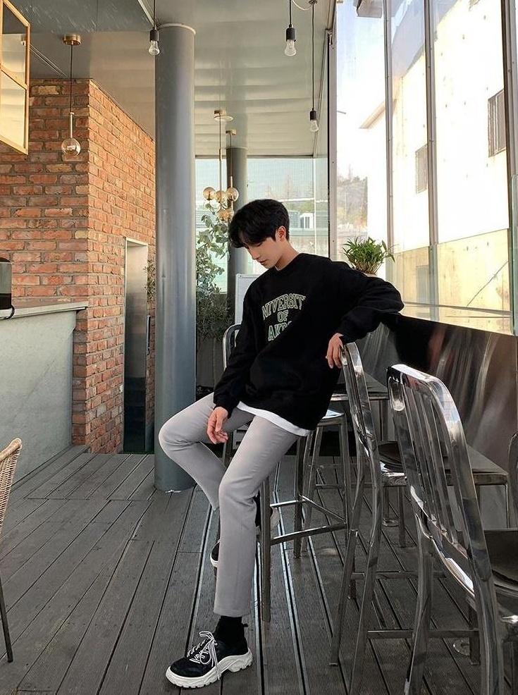 Vintage Letter Print Pullover Sweatshirt