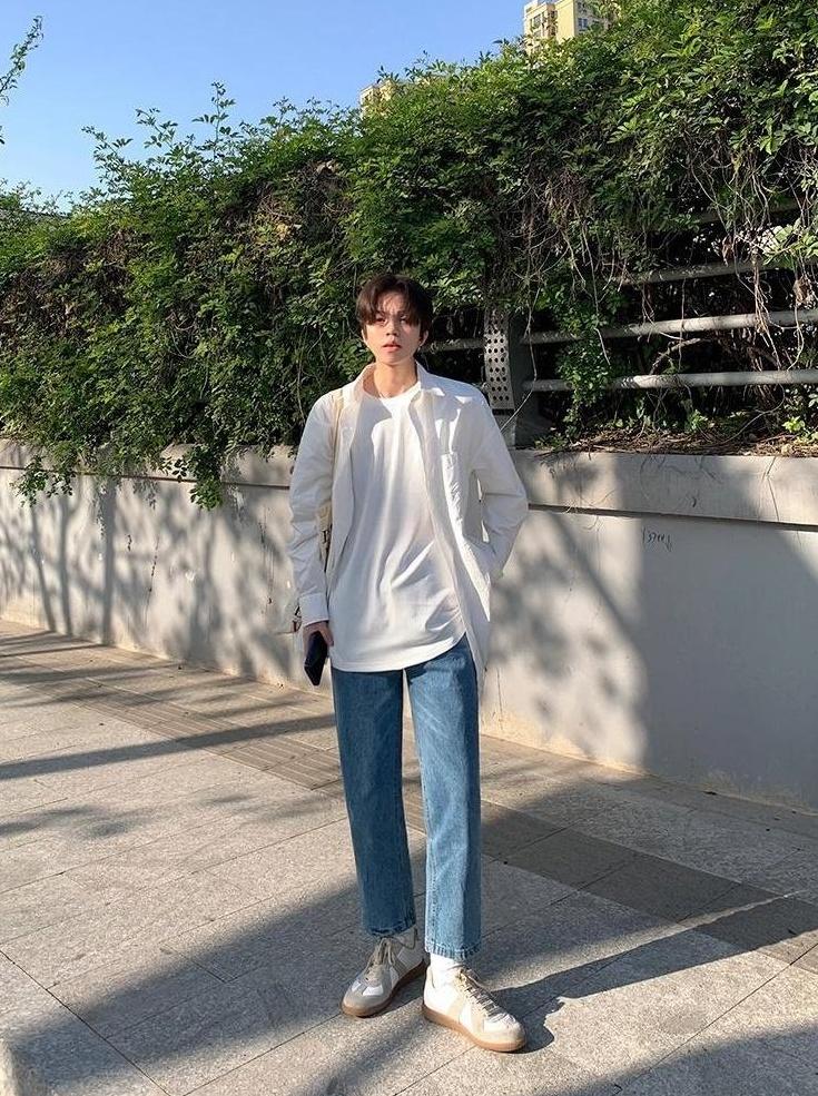 Vintage Relaxed Straight Jeans