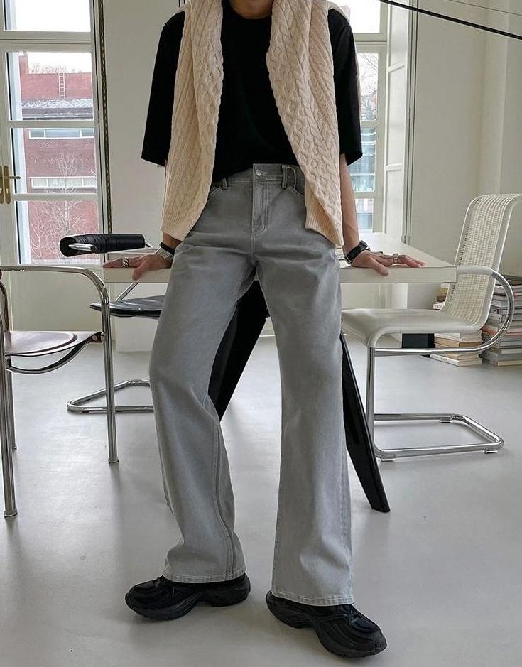 Vintage Relaxed Straight Jeans