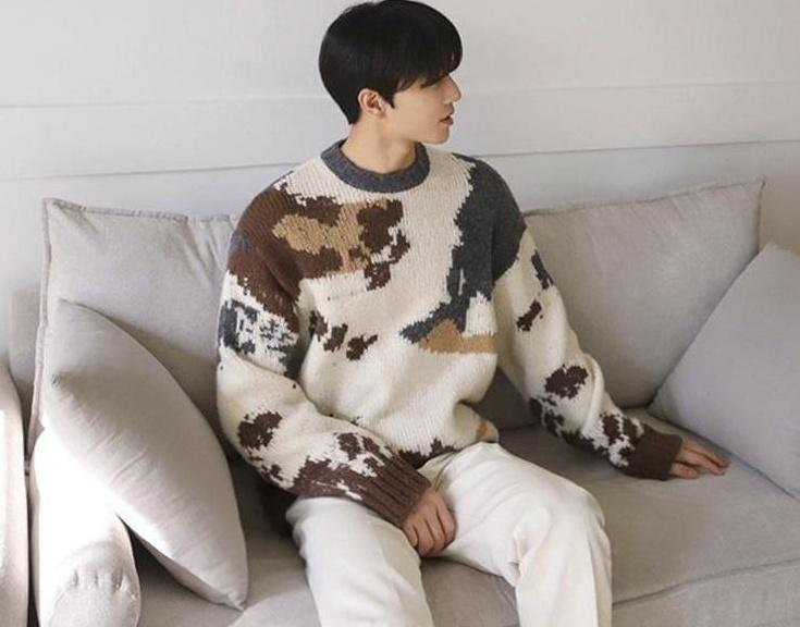 Vintage Snowy Mountain Knit Sweater