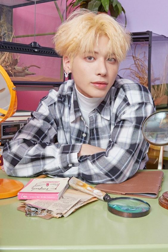 White And Black Casual Plaid Shirt