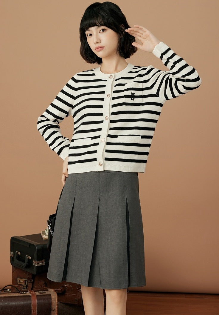White And Black Stripes Round Neck Cardigan