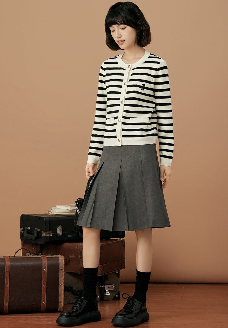 White And Black Stripes Round Neck Cardigan