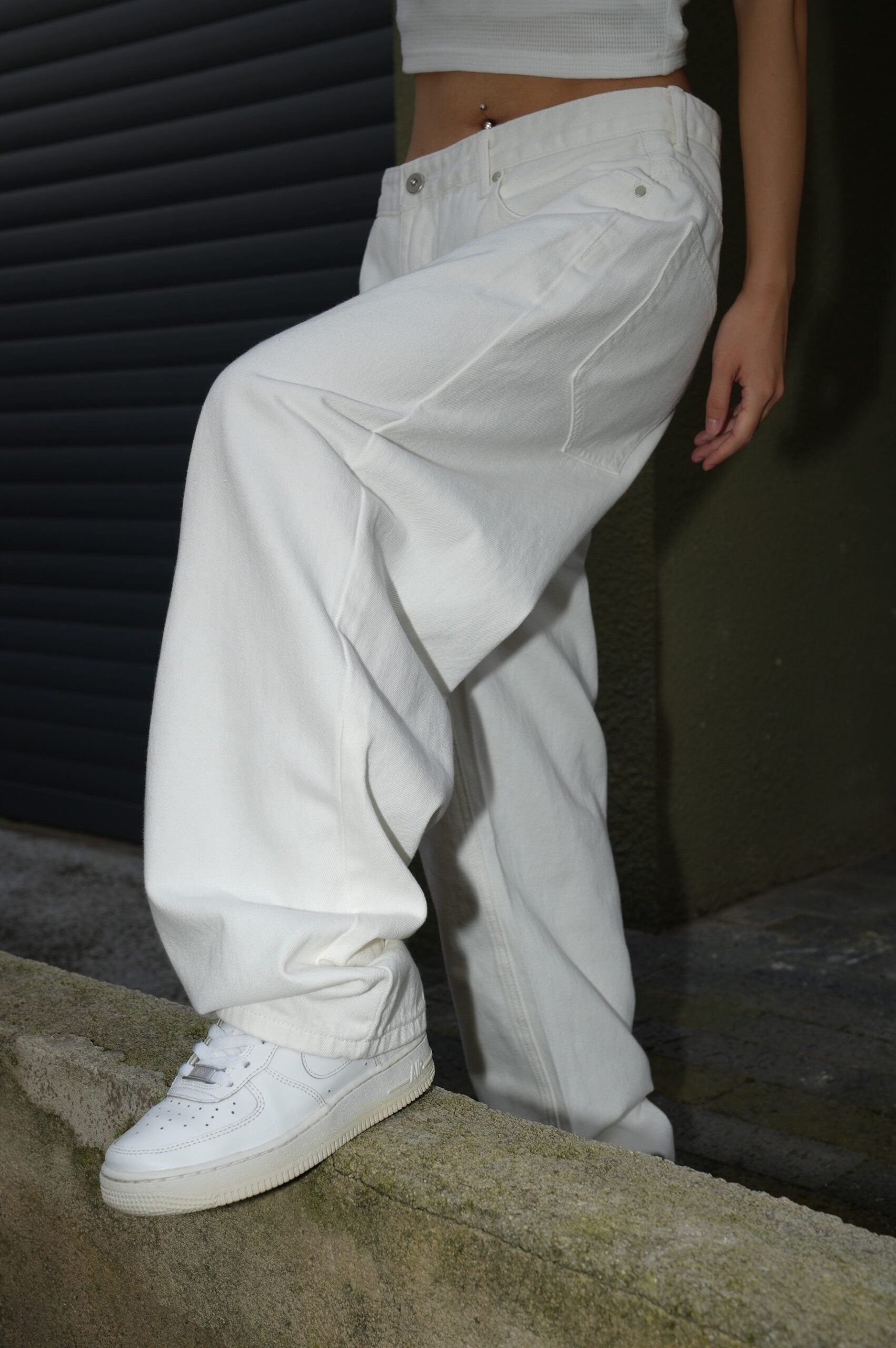 White Classic Low-Rise Baggy Jeans