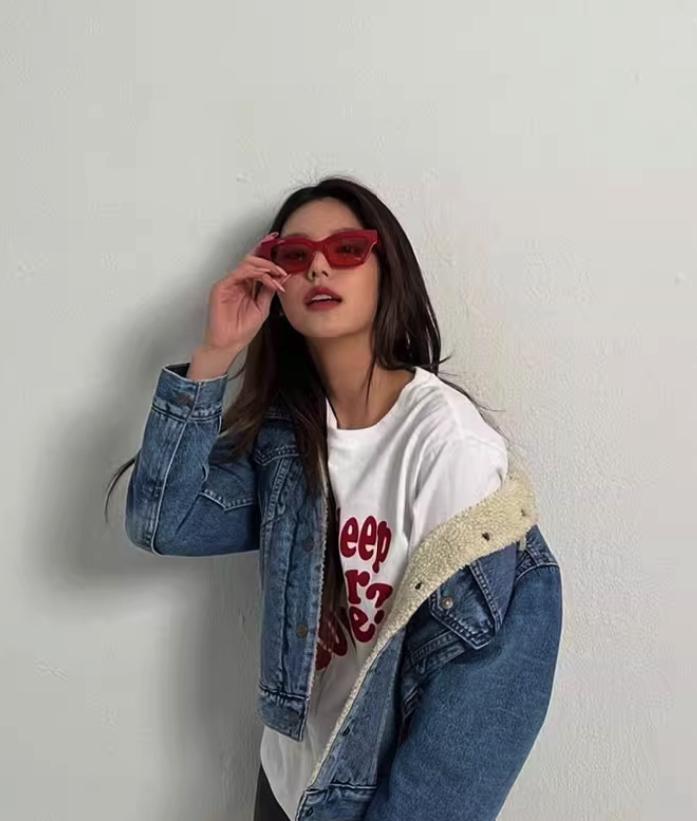 White Heart Text Graphic T-Shirt