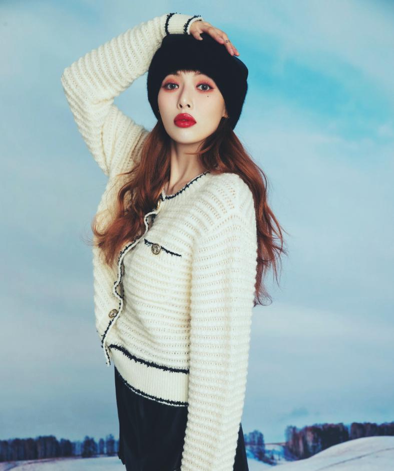White Knitted Outlined Cardigan