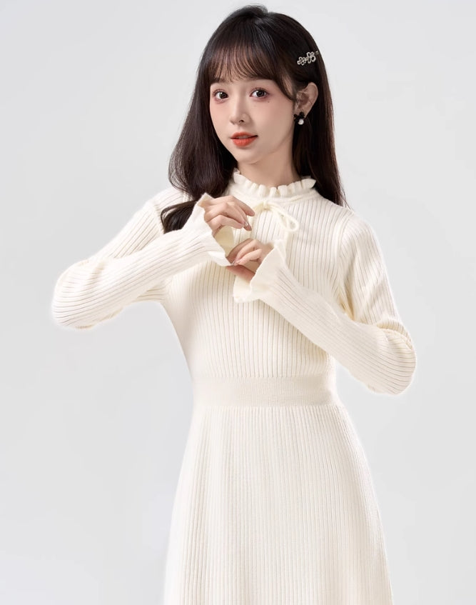 White Long Sleeve Knitted Dress