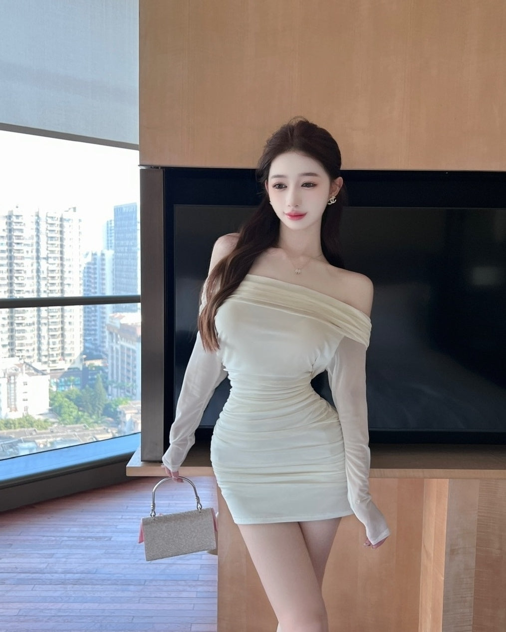 White Off-Shoulders Bodycon Dress