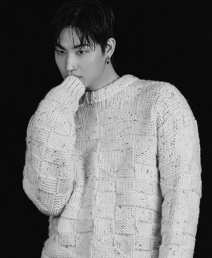 White Patterned Knit Round Neck Sweater