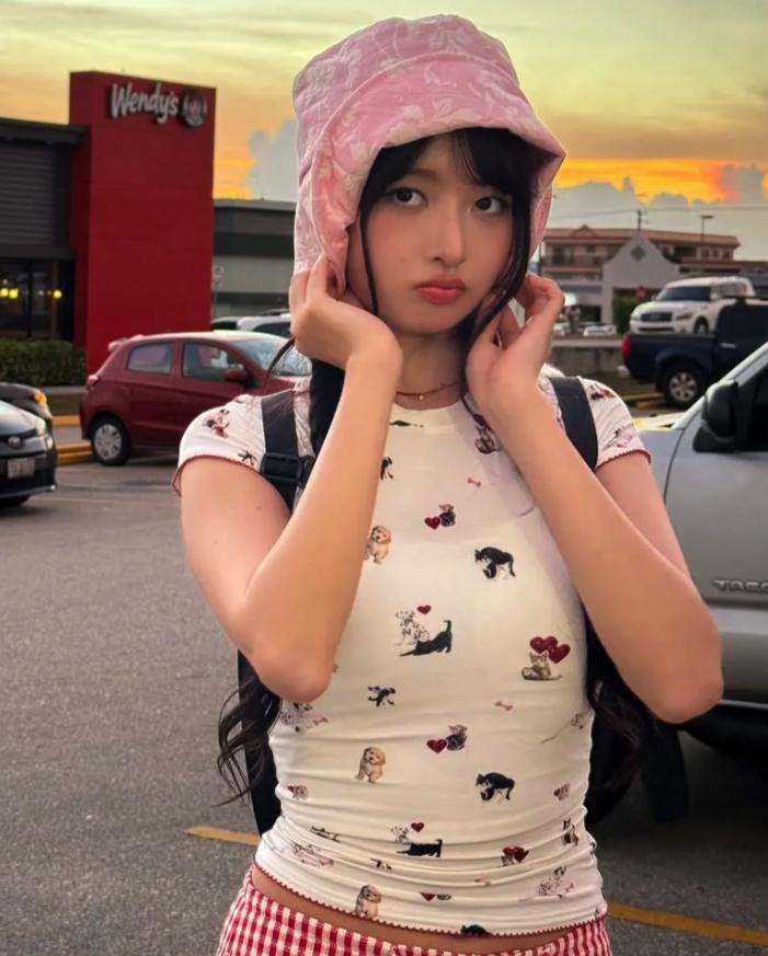 White Puppy Print Fitted T-Shirt